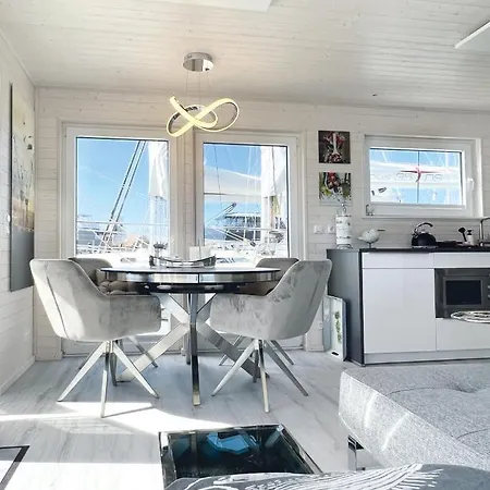 Botel Stern V - Stern Hausboot