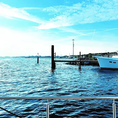 Stern V - Stern Hausboot *